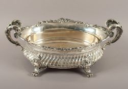 Große Jardiniere, 800/ooo, versilberter Einsatz, deutsch, um 1910