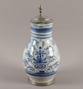 Birnkrug, Fayence, wohl Blaumaler Georg Kordenbusch, NÜRNBERG, um 1750