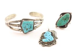 Konvolut Ethnoschmuck, wohl Navajo, Ring, Armspange, Anhänger, Türkis