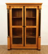 VITRINENSCHRANK IM BIEDERMEIERSTIL, Kirschbaum, DEUTSCH, E.19./A.20.Jh.