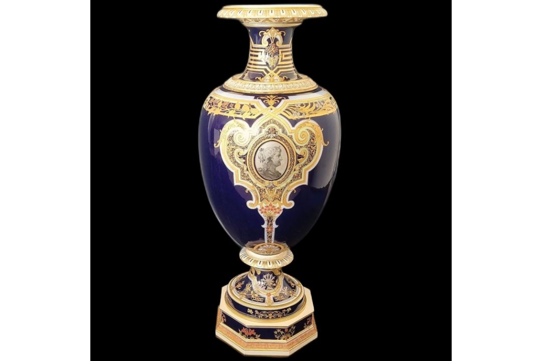 KPM Berlin, große Victoria Vase, 104 cm, „Juwelendekor“ - Bild 1 aus 16