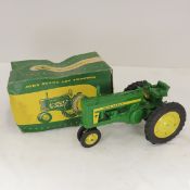 Eska John Deere Model 620 Tractor with box 1/16