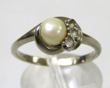 10kt white Gold Pearl & White Spinel Ring