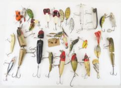 Vintage wood & plastic fishing lures