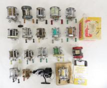20+ Vintage fishing reels, one in box