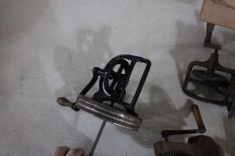 4 Butter Churn Lids, 1 Beater Jar Lid Dazey, Dandy