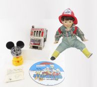 Mickey Mouse Bank, Standard Donald Duck sign