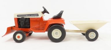 Vintage Allis-Chalmers Lawn Tractor & Cart