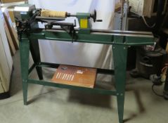 Central machinery, lathe with turning set