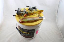 Minnow Bucket, 2 Lures, 2 Fishing Reels