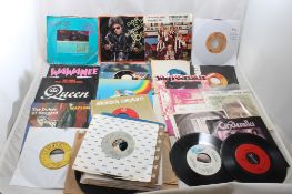 Lot of 45 rpm Records Queen, Johnny Cash Sun