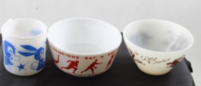 2 Children's Bowls & 1 Mug Davy Crockett Bowl