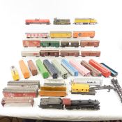 3 HO Scale Locomotives & 30+ Cars