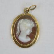 18kt Gold Cameo Pendant
