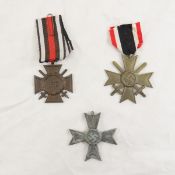 WWI German veterans medal & 2 1939 crosses