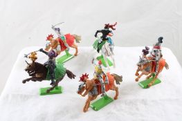 5 Britains Detail Medieval Knights Figures