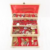 Vintage Jewelry Box with Jewelry