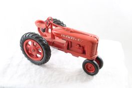 Farmall International M Plastic Tractor 1:16