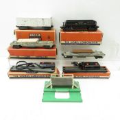 Vintage Lionel cars & accessories