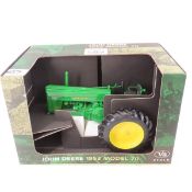 Scale Models John Deere 1953 Model 70 Tractor