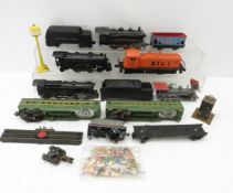 11 Lionel Train Cars and Accessories