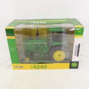 Ertl 1978 John Deere Tractor 4240 in Box