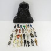31 Star Wars Action Figures, Some 1977 & Case