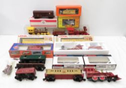 16 Train Cars Lionel, Rail King, AHM, Hampton
