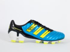 Von Manuel Neuer signierter Predator Schuh – Predator shoe signed by Manuel Neuer