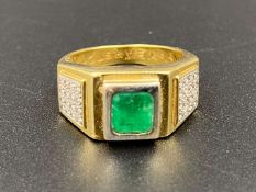 An Emerald & Diamond set, 18ct gold ring.