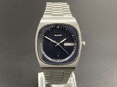 SEIKO, “SQ”, stainless steel, quartz, centre seconds, calendar wristwatch
