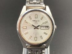 SEIKO, “5”, stainless steel, automatic, centre seconds, calendar wristwatch