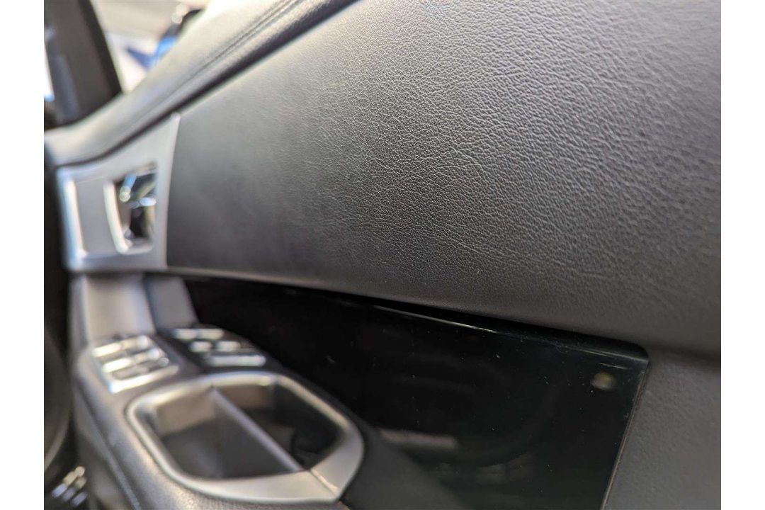 2014 JAGUAR XF R-SPORT V6 D AUTO - Image 11 of 26