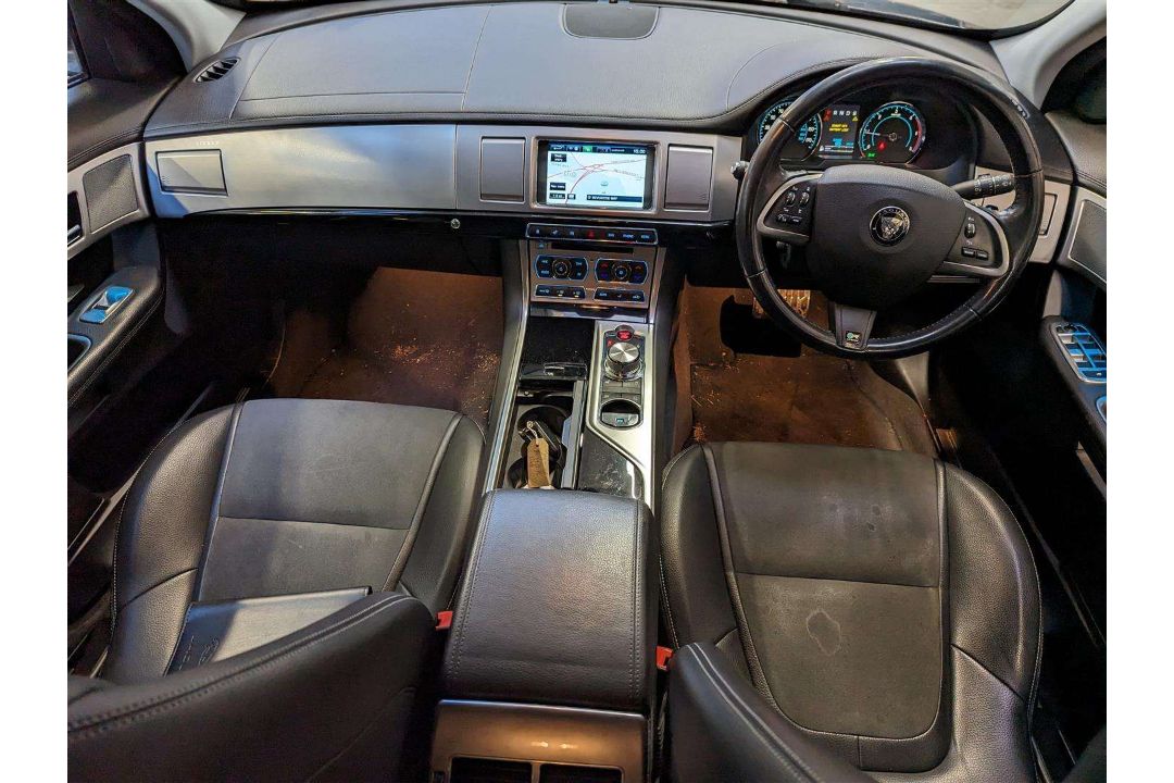 2014 JAGUAR XF R-SPORT V6 D AUTO - Image 21 of 26