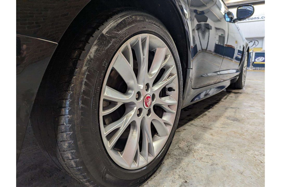 2014 JAGUAR XF R-SPORT V6 D AUTO - Image 9 of 26