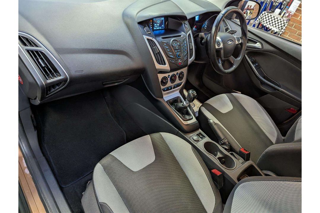 2013 FORD FOCUS ZETEC TURBO - Image 18 of 25