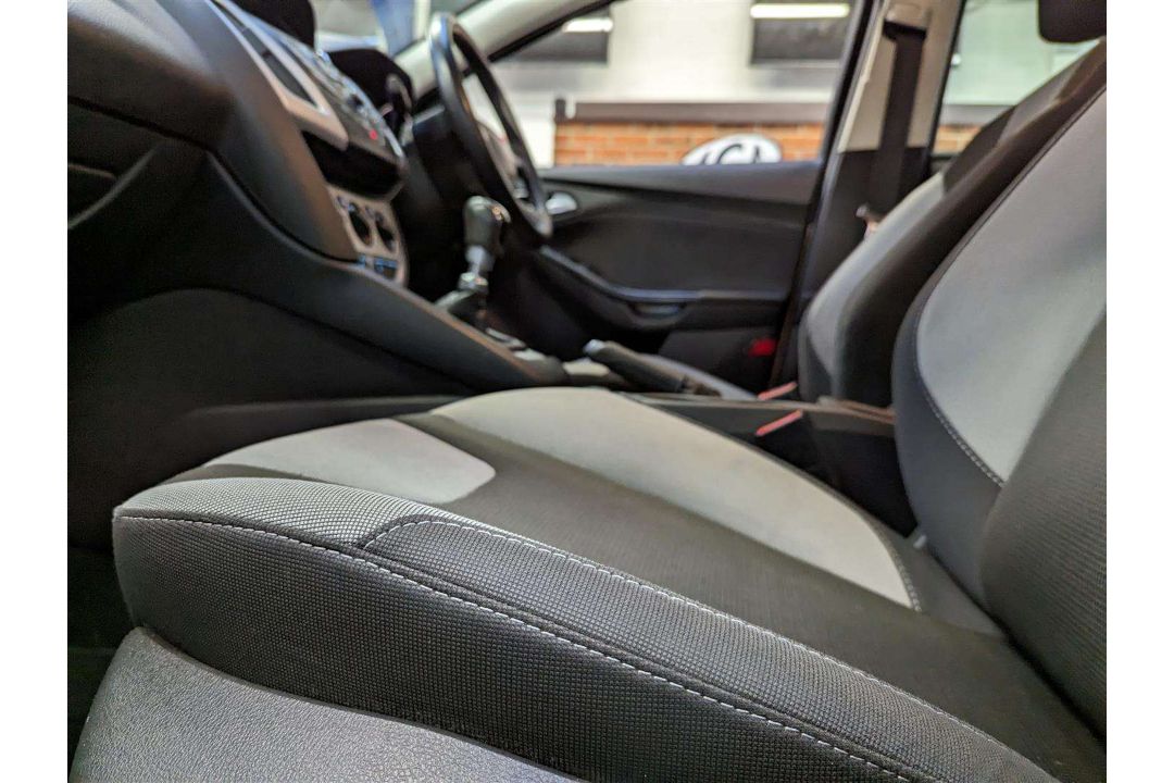 2013 FORD FOCUS ZETEC TURBO - Image 19 of 25