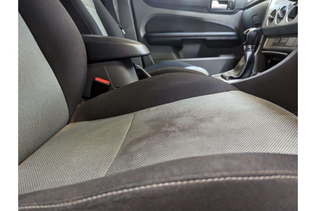 2010 FORD FOCUS ZETEC 100 - Image 16 of 23