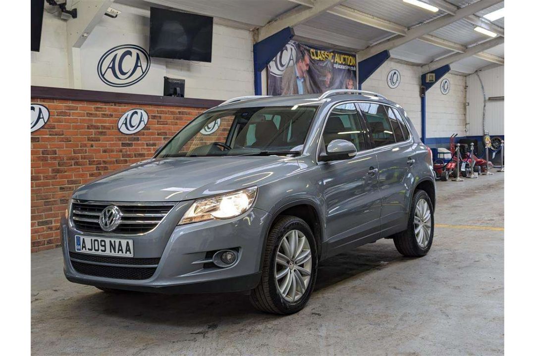 2009 VOLKSWAGEN TIGUAN SPORT TDI 140 AUTO - Image 1 of 27