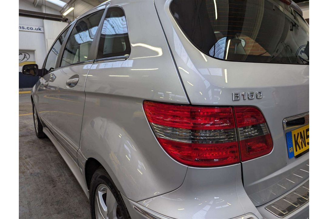 2009 MERCEDES-BENZ B160 SE CVT - Image 8 of 30