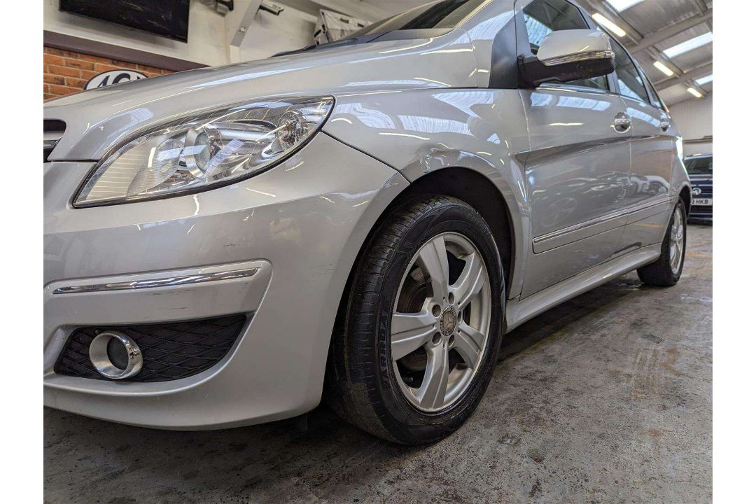 2009 MERCEDES-BENZ B160 SE CVT - Image 13 of 30