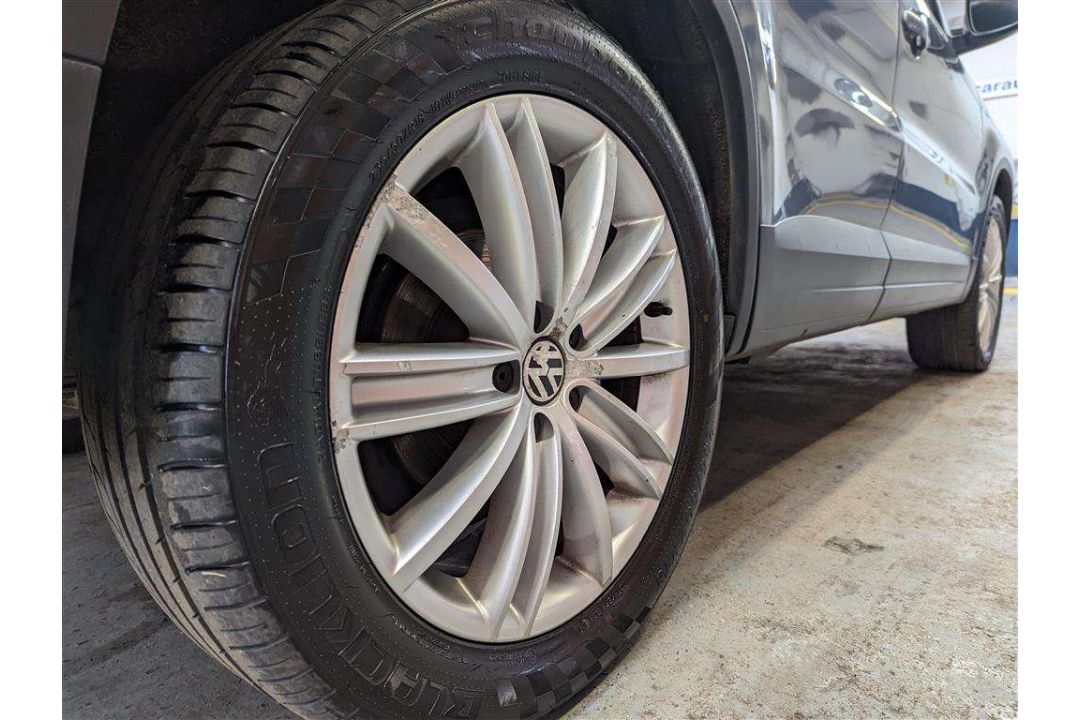2009 VOLKSWAGEN TIGUAN SPORT TDI 140 AUTO - Image 21 of 27