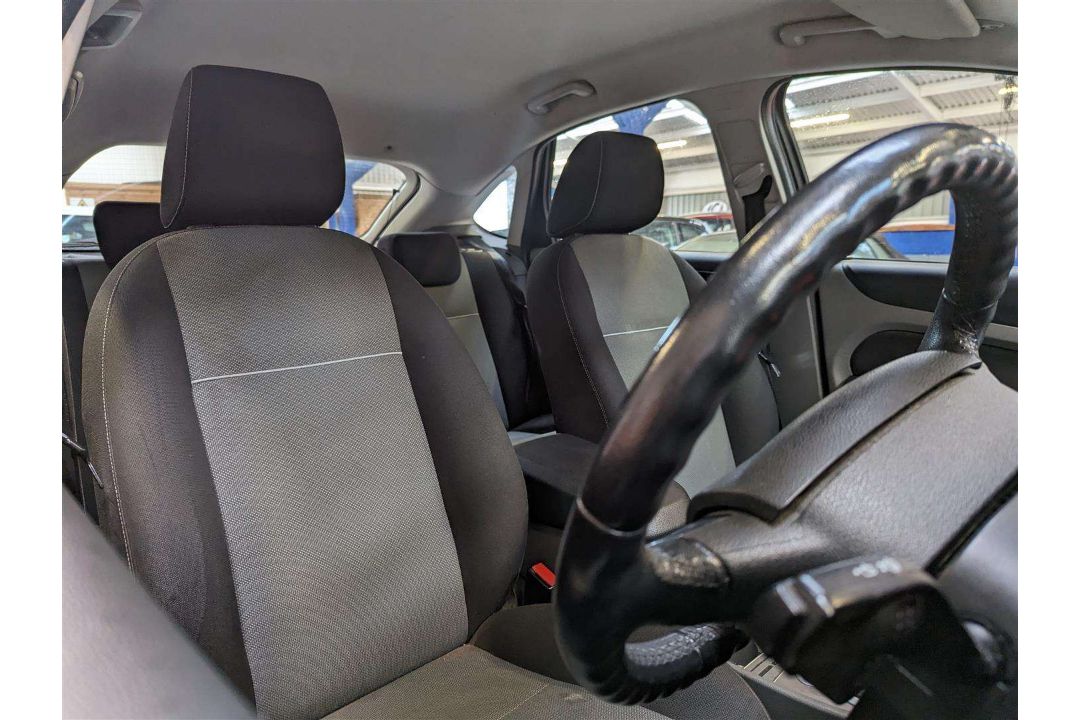 2010 FORD FOCUS ZETEC 100 - Image 15 of 23