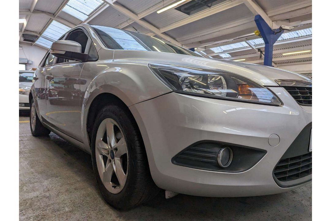 2010 FORD FOCUS ZETEC 100 - Image 14 of 23