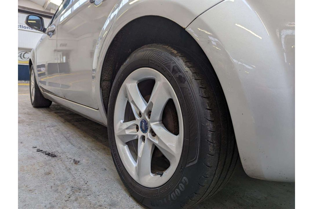 2010 FORD FOCUS ZETEC 100 - Image 9 of 23
