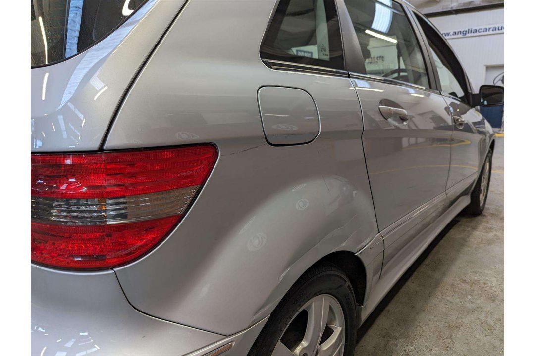 2009 MERCEDES-BENZ B160 SE CVT - Image 18 of 30