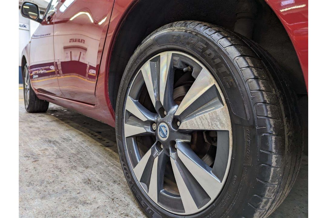 2014 NISSAN LEAF **SOLD - Image 9 of 27