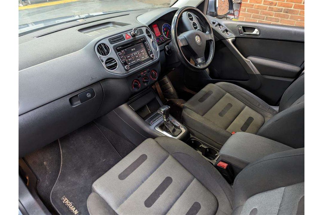 2009 VOLKSWAGEN TIGUAN SPORT TDI 140 AUTO - Image 10 of 27