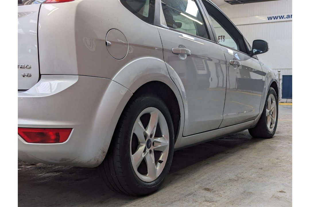 2010 FORD FOCUS ZETEC 100 - Image 18 of 23