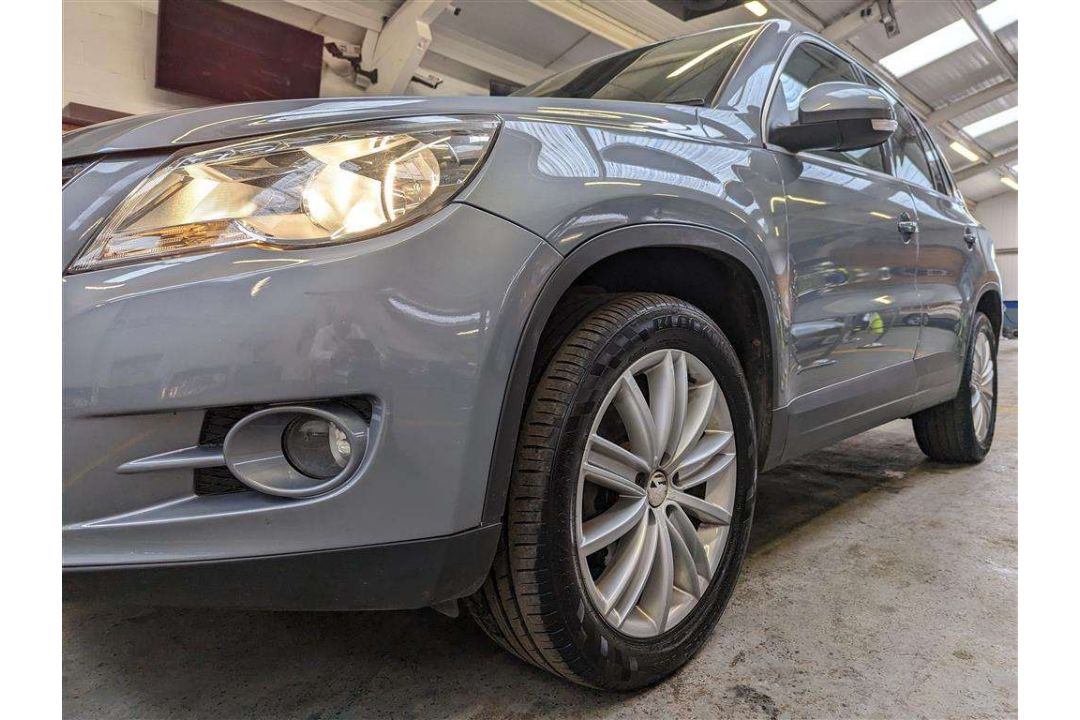 2009 VOLKSWAGEN TIGUAN SPORT TDI 140 AUTO - Image 16 of 27